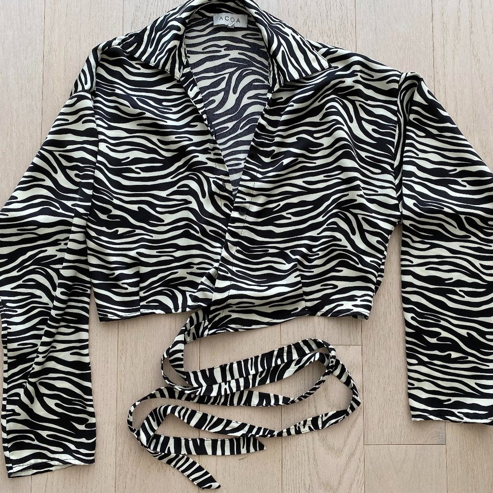 ACOA Zebra Print Crop Blouse